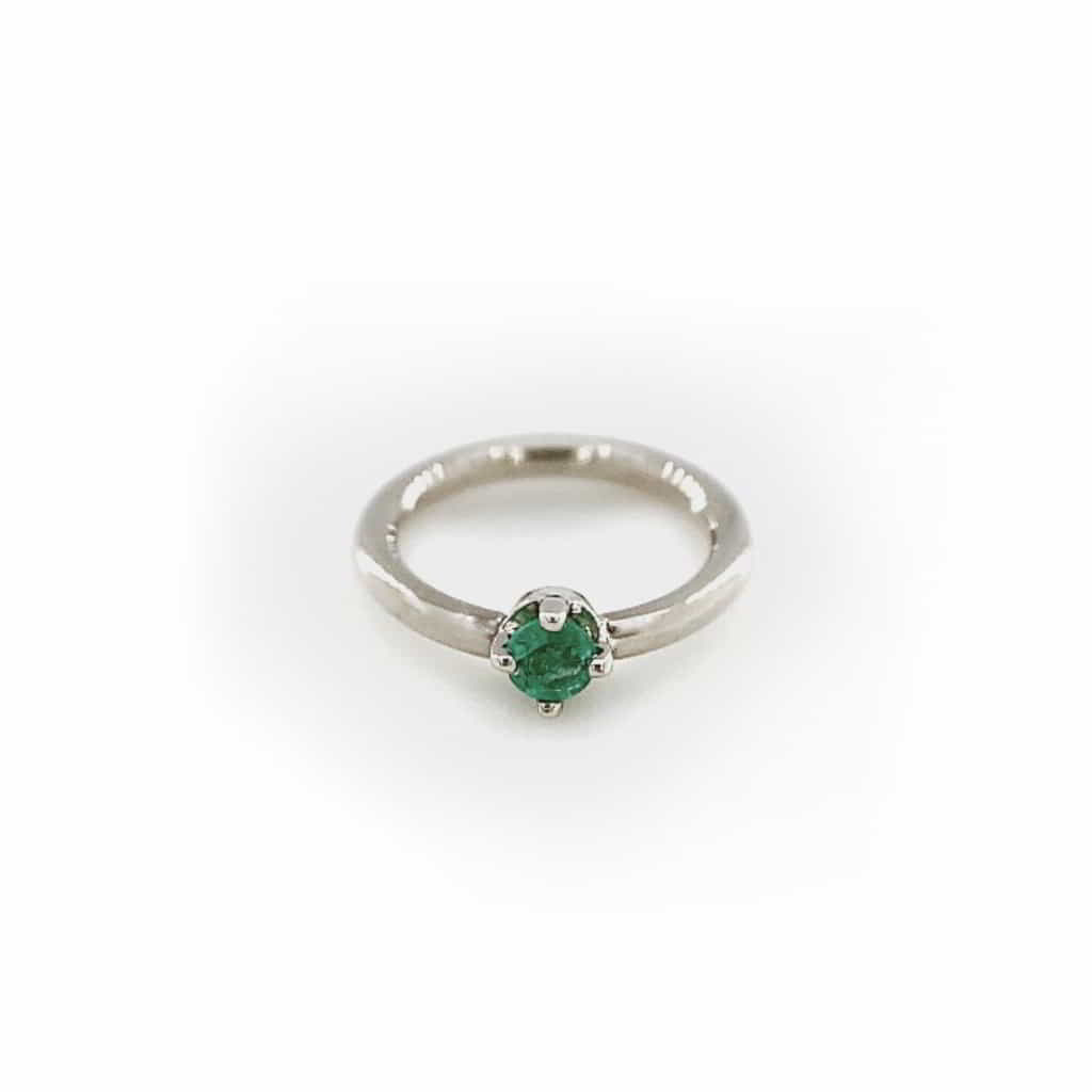 NorVoch Classic Prong 2 mm Emerald Seamless Ring Weißgold