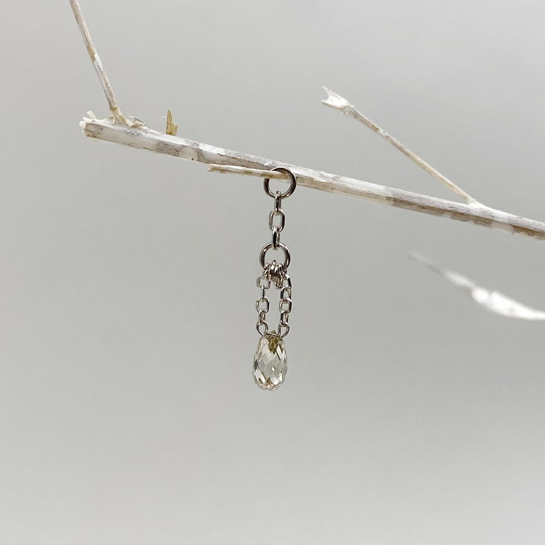 SevenFiveZero The Hawk – Champagne Briolette Diamond – 18k Gold
