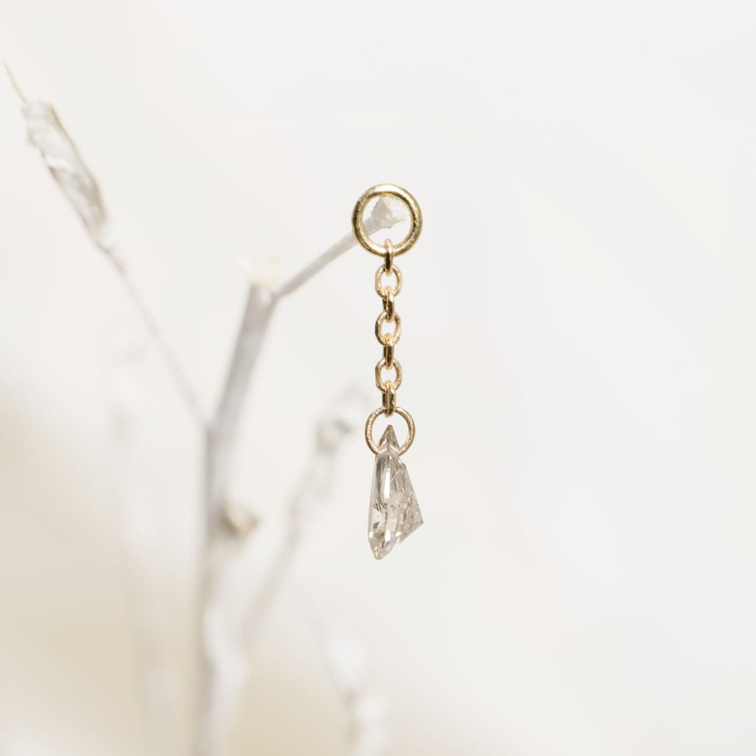 SevenFiveZero The Starling Salt and Pepper Diamond Drop 18k Gelbgold